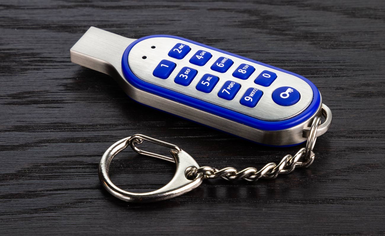 Code - Chiavette USB con Pin stampate gallery thumbnail