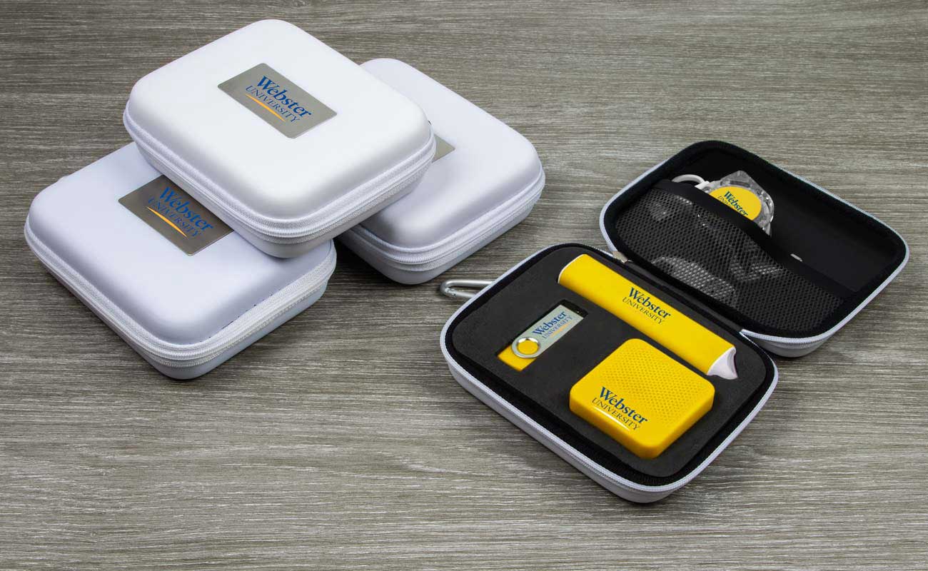 Pure L - Pacchetti di merchandising personalizzati gallery thumbnail