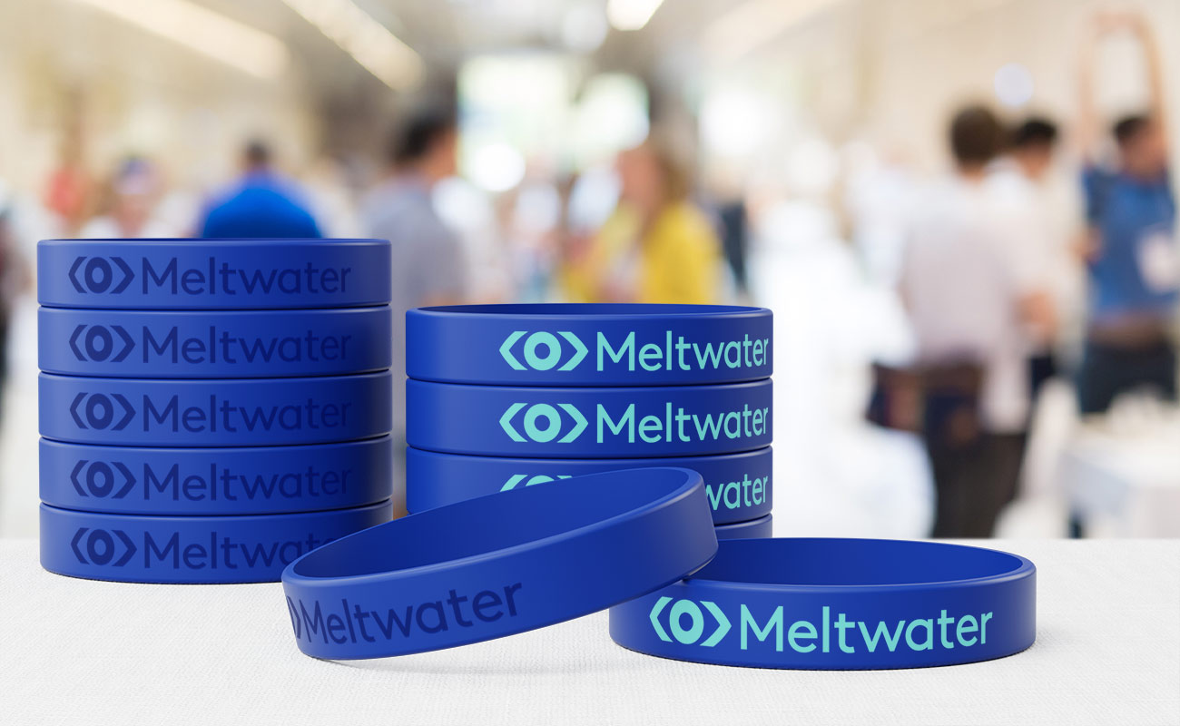 Revo - Braccialetti in silicone con logo gallery thumbnail