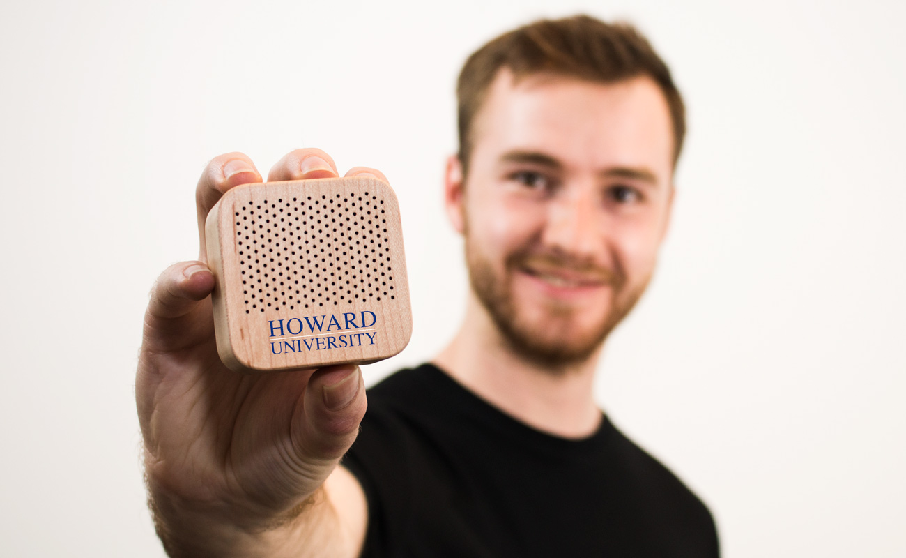 Seed - 	Altoparlanti in legno con logo gallery thumbnail