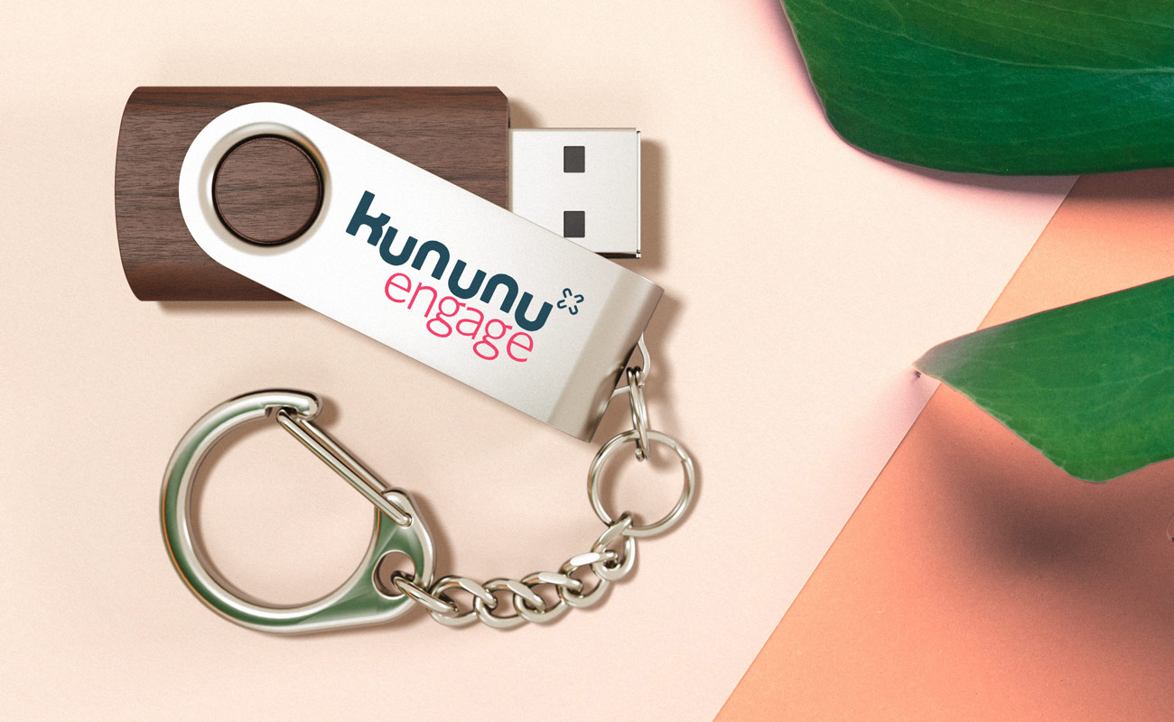 Twister Wood - USB in Legno gallery thumbnail