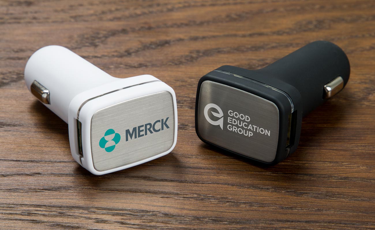 Zip - Personalizzazione Caricabatteria Auto USB gallery thumbnail